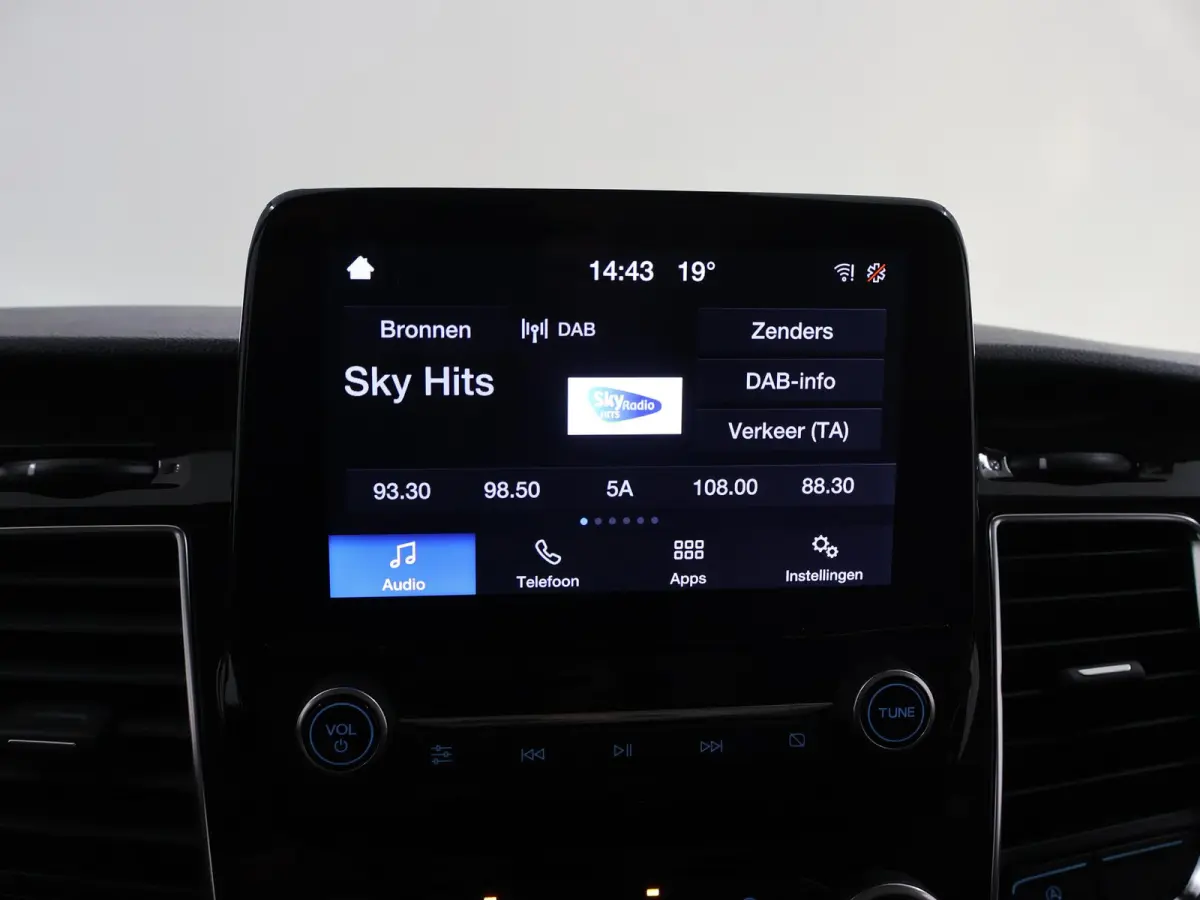290 | 2.0 TDCI | AUT. | L1 H1 | SPORT | TREKHAAK | PARKEERCAMERA | APPLE CARPLAY | STOELVERWARMING | 2-ZITS | CRUISE CONTROL