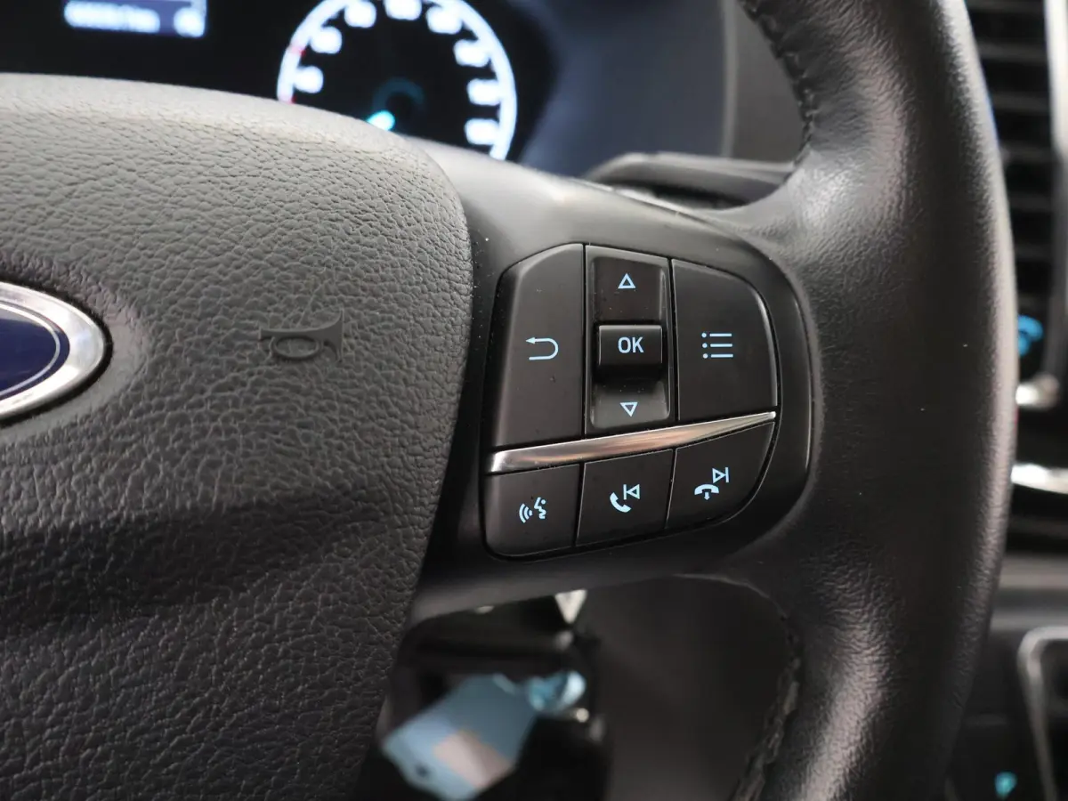 290 | 2.0 TDCI | AUT. | L1 H1 | SPORT | TREKHAAK | PARKEERCAMERA | APPLE CARPLAY | STOELVERWARMING | 2-ZITS | CRUISE CONTROL