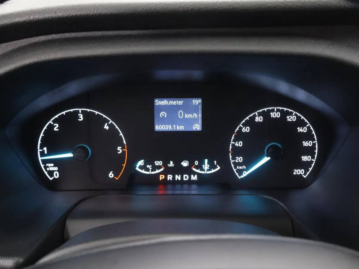 290 | 2.0 TDCI | AUT. | L1 H1 | SPORT | TREKHAAK | PARKEERCAMERA | APPLE CARPLAY | STOELVERWARMING | 2-ZITS | CRUISE CONTROL