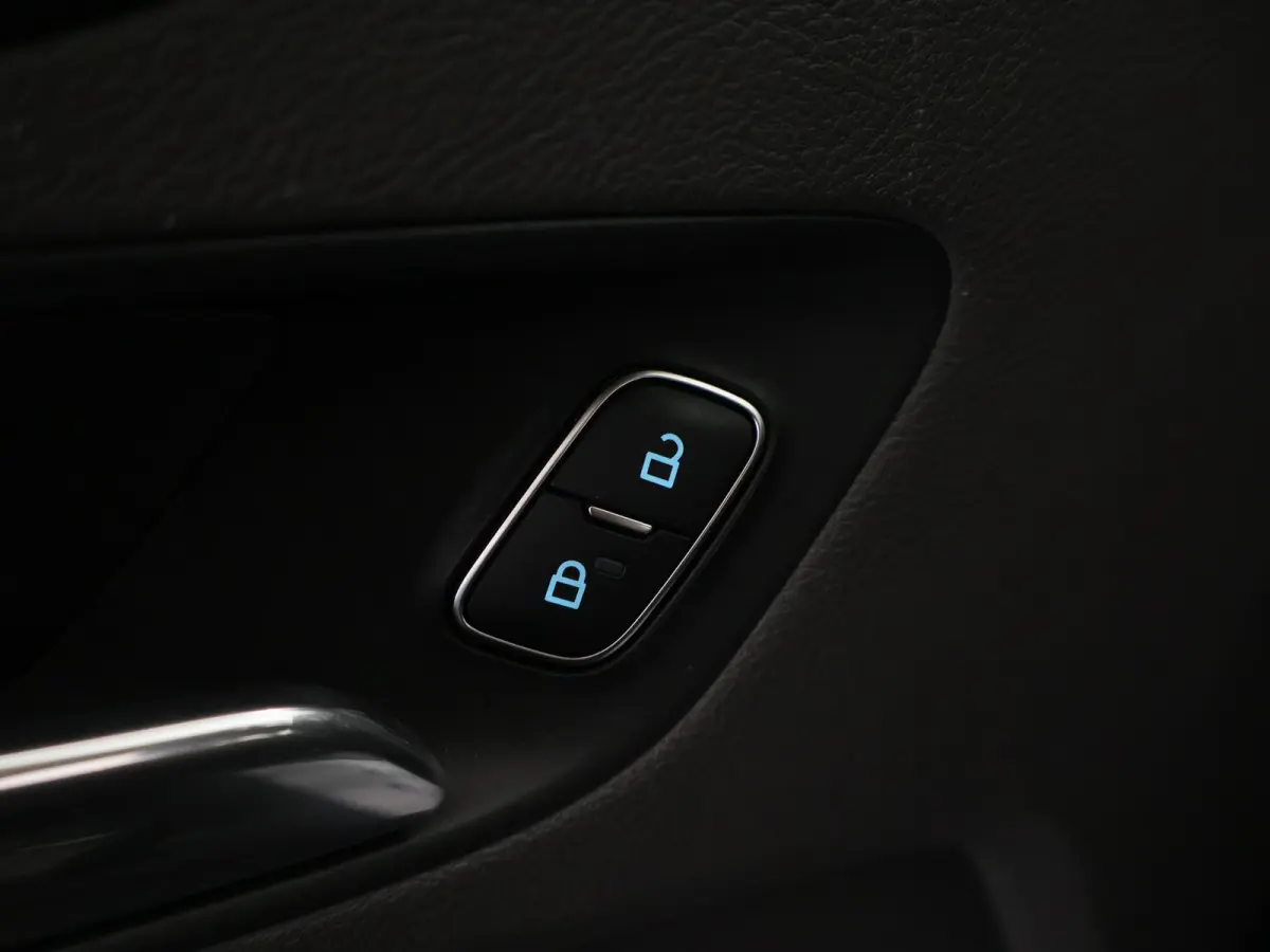 290 | 2.0 TDCI | AUT. | L1 H1 | SPORT | TREKHAAK | PARKEERCAMERA | APPLE CARPLAY | STOELVERWARMING | 2-ZITS | CRUISE CONTROL