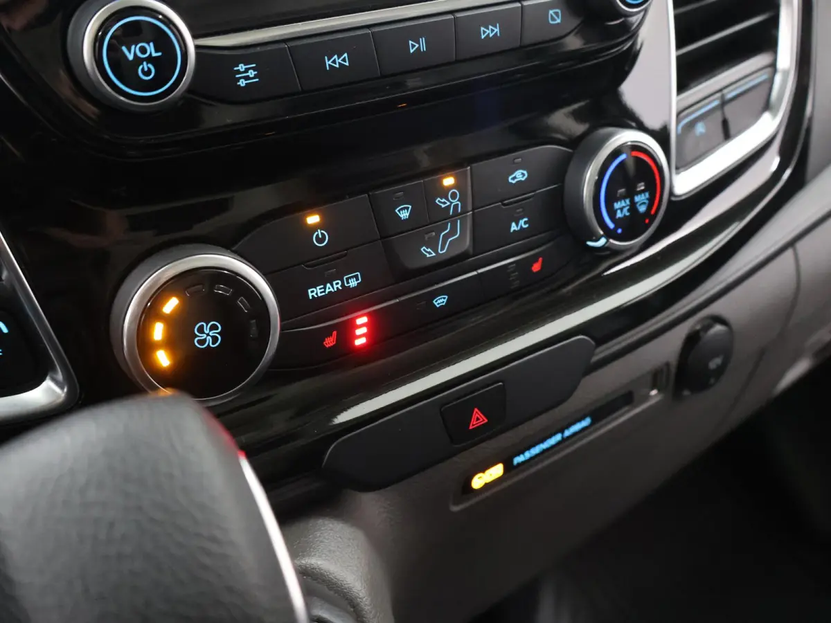 290 | 2.0 TDCI | AUT. | L1 H1 | SPORT | TREKHAAK | PARKEERCAMERA | APPLE CARPLAY | STOELVERWARMING | 2-ZITS | CRUISE CONTROL