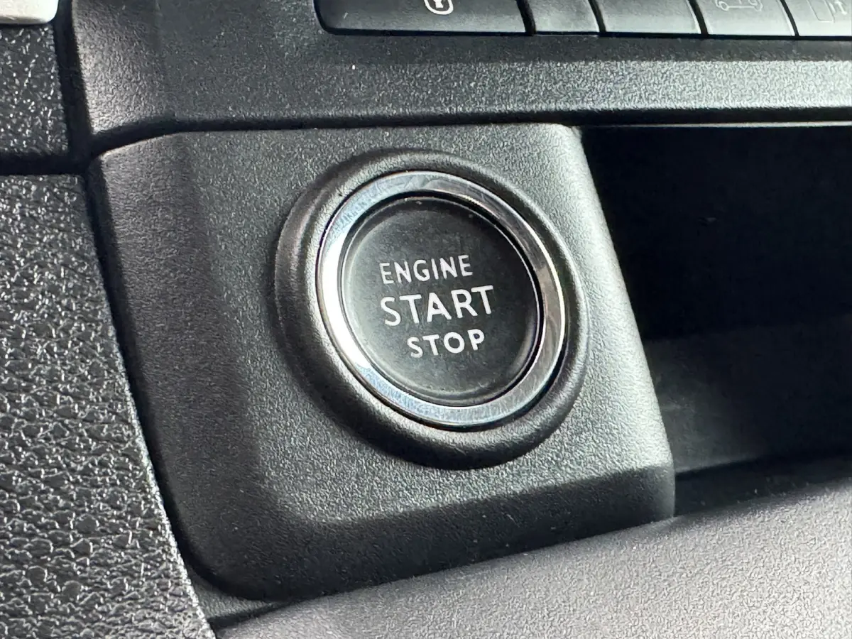 2.0 BlueHDI 180 Long Sport MARGE Automaat Trekhaak Leder Camera CarPlay Navigatie Cruise