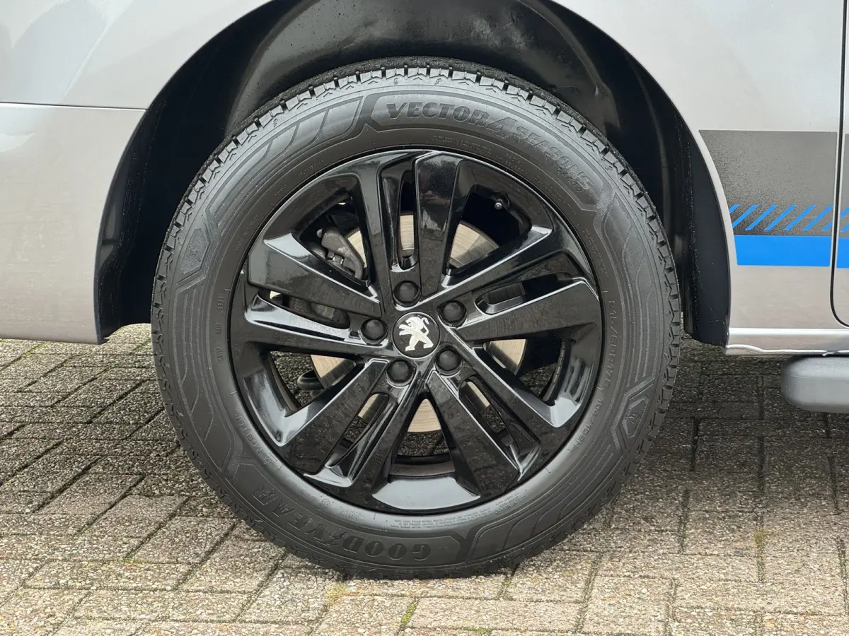 2.0 BlueHDI 180 Long Sport MARGE Automaat Trekhaak Leder Camera CarPlay Navigatie Cruise