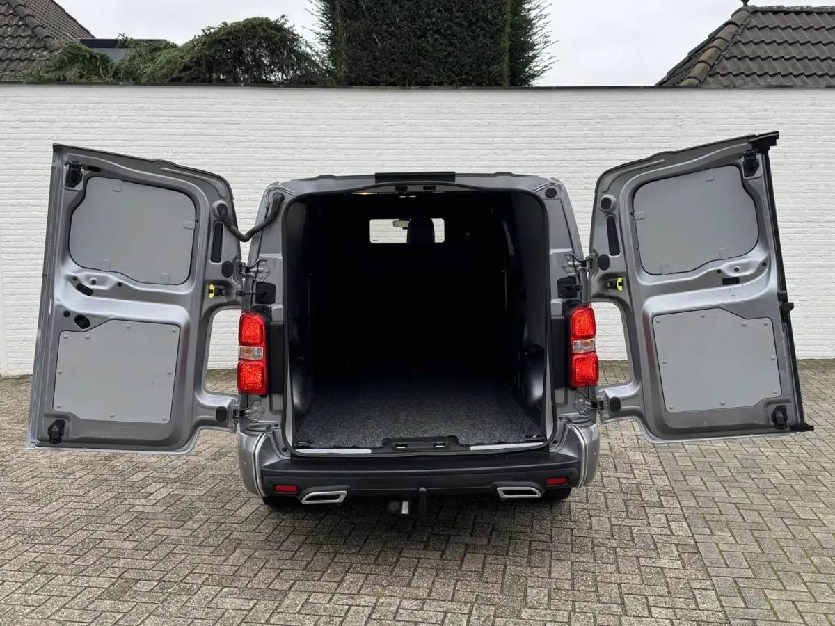 2.0 BlueHDI 180 Long Sport MARGE Automaat Trekhaak Leder Camera CarPlay Navigatie Cruise