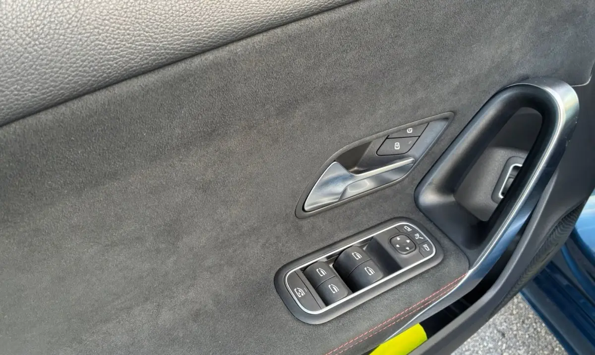 250e AMG ** NIGHT, MBUX+, PANO, TREKH, HuD, 2-Zone CLIMA, 19-inch LMV,  ** 1e EIG - UNFALLFREI ** ** INFORMEER OOK NAAR ONZE AANTREKKELIJKE FINANCIAL-LEASE TARIEVEN **