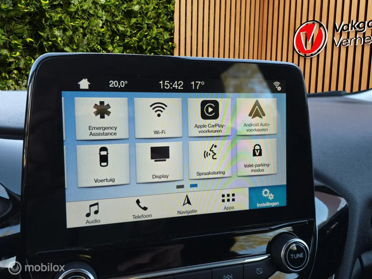 1.0 EcoBoost Titanium ✅Carplay ✅Camera ✅Winterpack