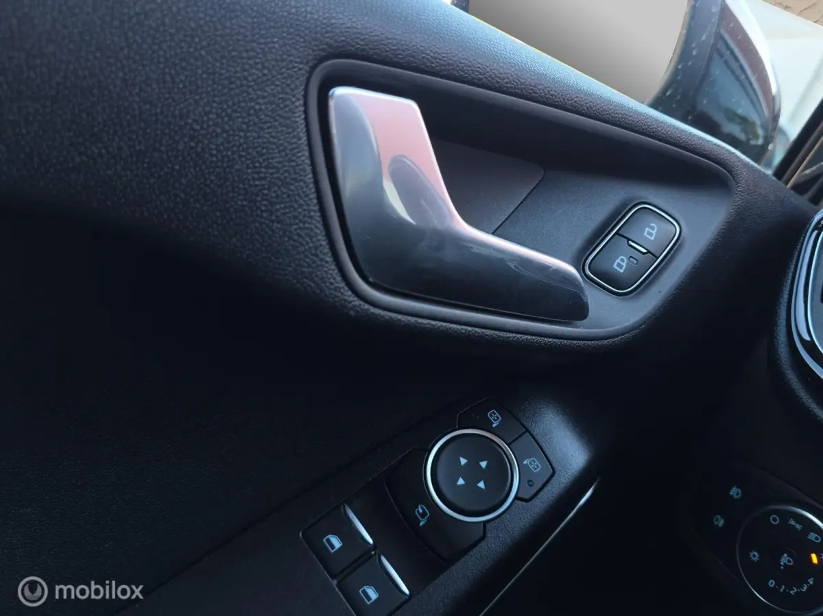 1.0 EcoBoost Titanium ✅Carplay ✅Camera ✅Winterpack