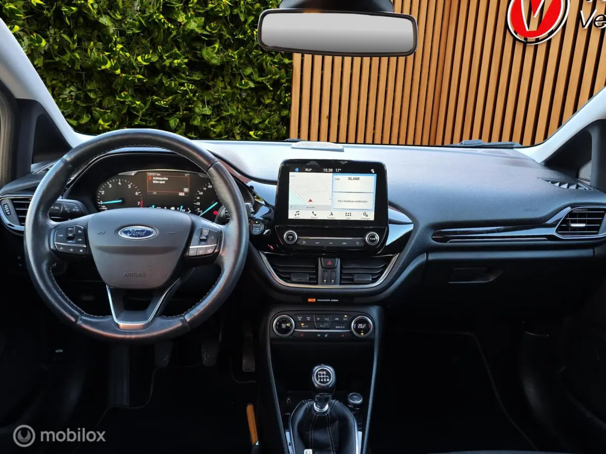 1.0 EcoBoost Titanium ✅Carplay ✅Camera ✅Winterpack