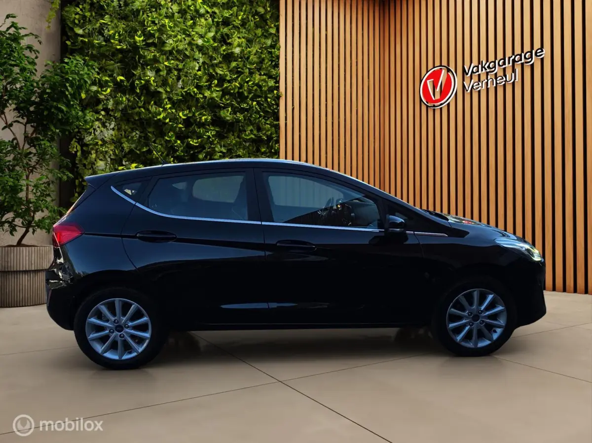 1.0 EcoBoost Titanium ✅Carplay ✅Camera ✅Winterpack