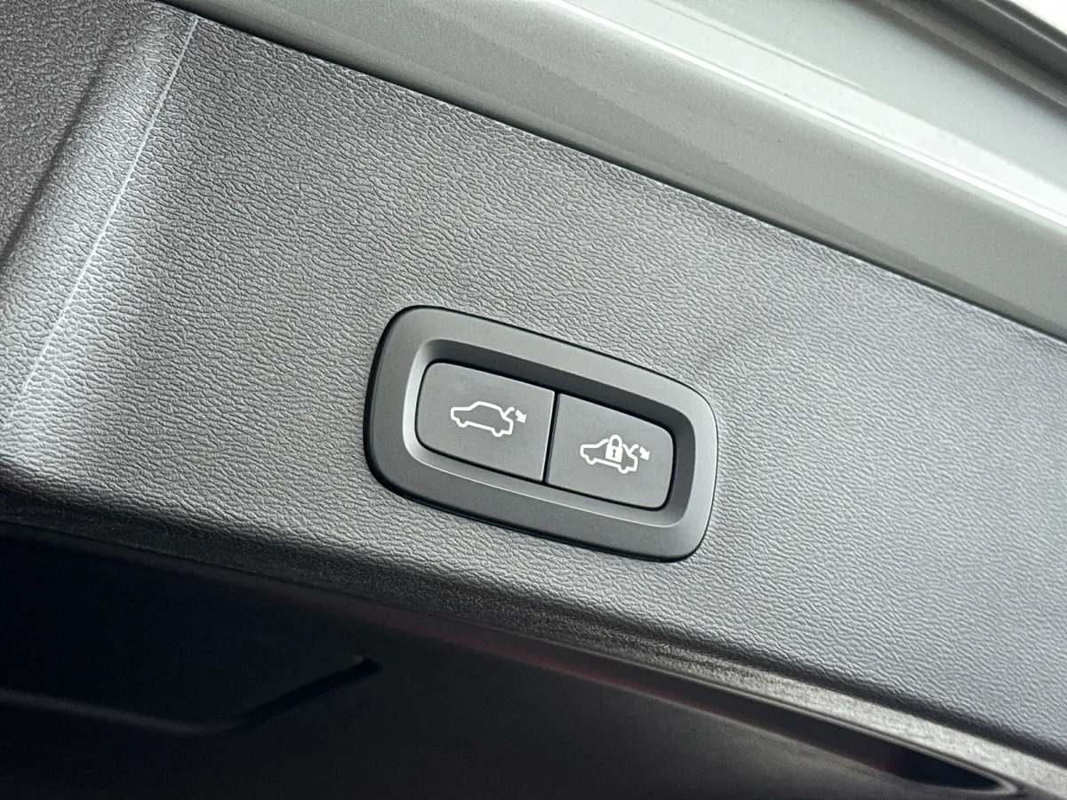 Single Motor Extended Range Plus 82 kWh | Parkeercamera | Stoel- en stuurverwarming