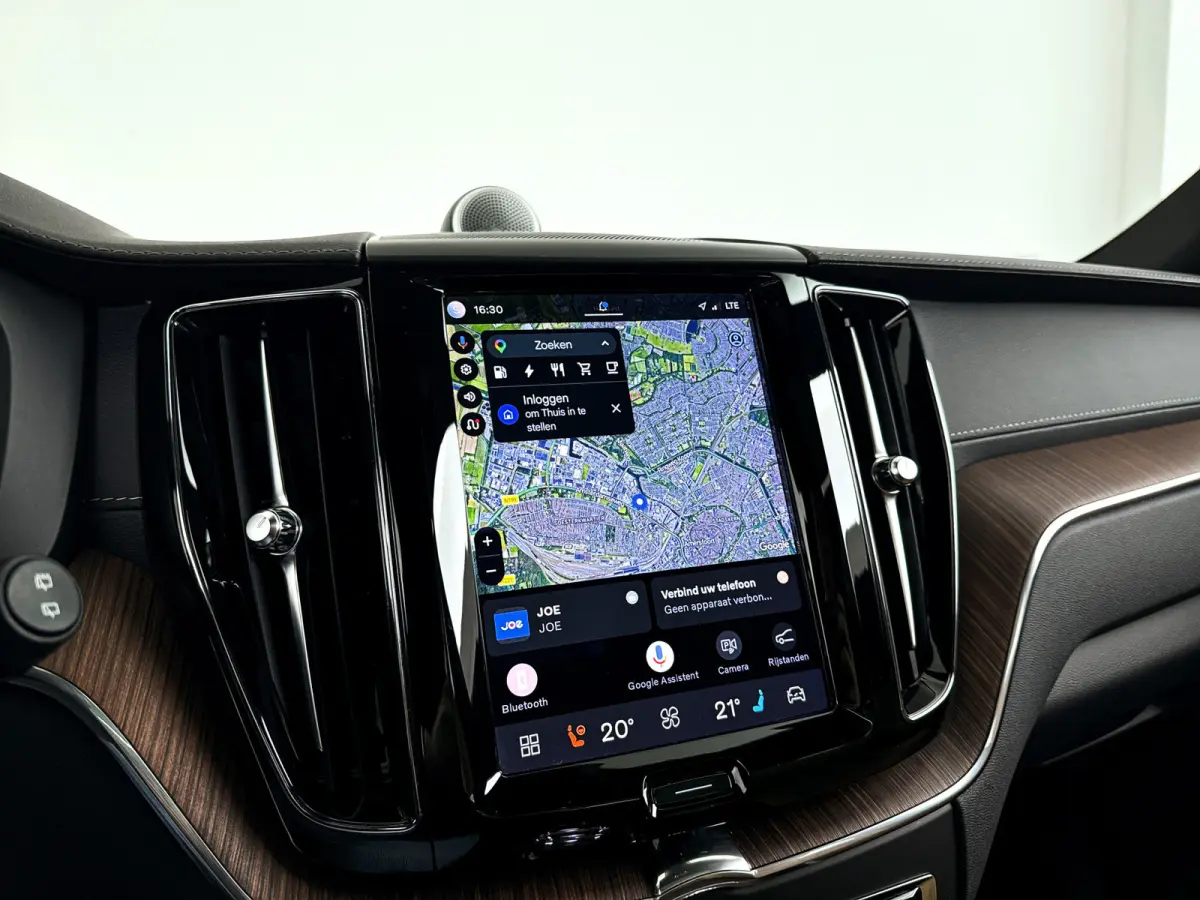 T8 Plug-in hybrid AWD R-Design | Panoramadak | 360° camera | Bowers & Wilkins | Luchtvering | Stoelventilatie | Stoel- en stuurverwarming | Trekhaak