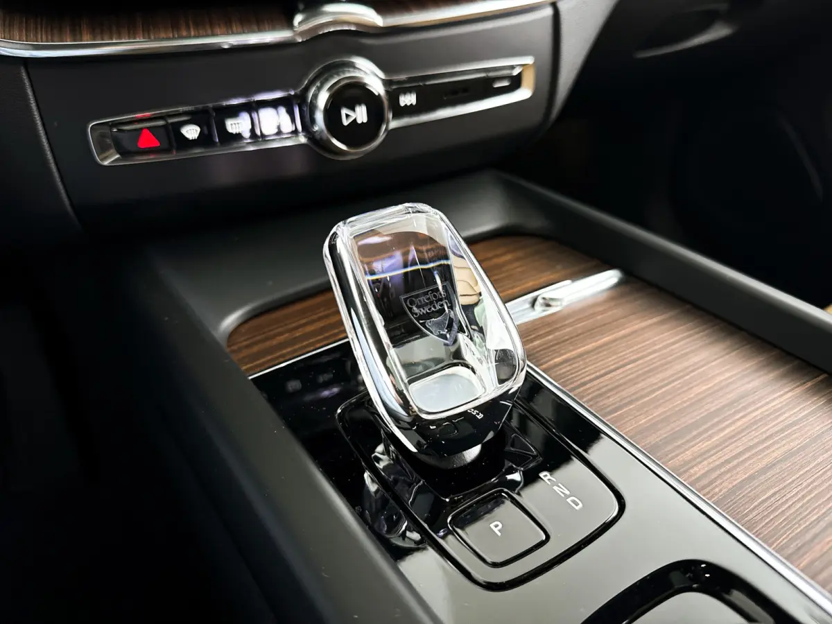 T8 Plug-in hybrid AWD R-Design | Panoramadak | 360° camera | Bowers & Wilkins | Luchtvering | Stoelventilatie | Stoel- en stuurverwarming | Trekhaak