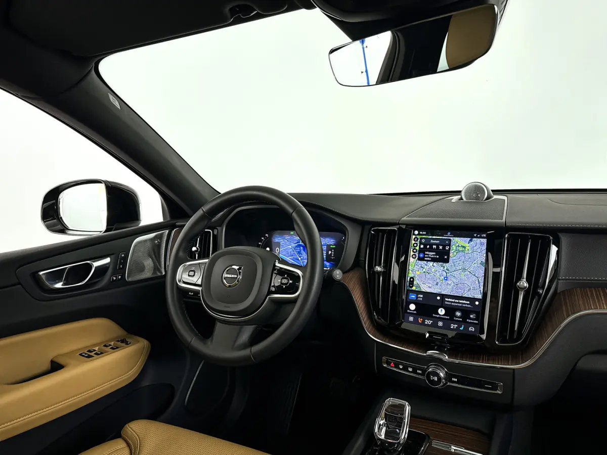 T8 Plug-in hybrid AWD R-Design | Panoramadak | 360° camera | Bowers & Wilkins | Luchtvering | Stoelventilatie | Stoel- en stuurverwarming | Trekhaak