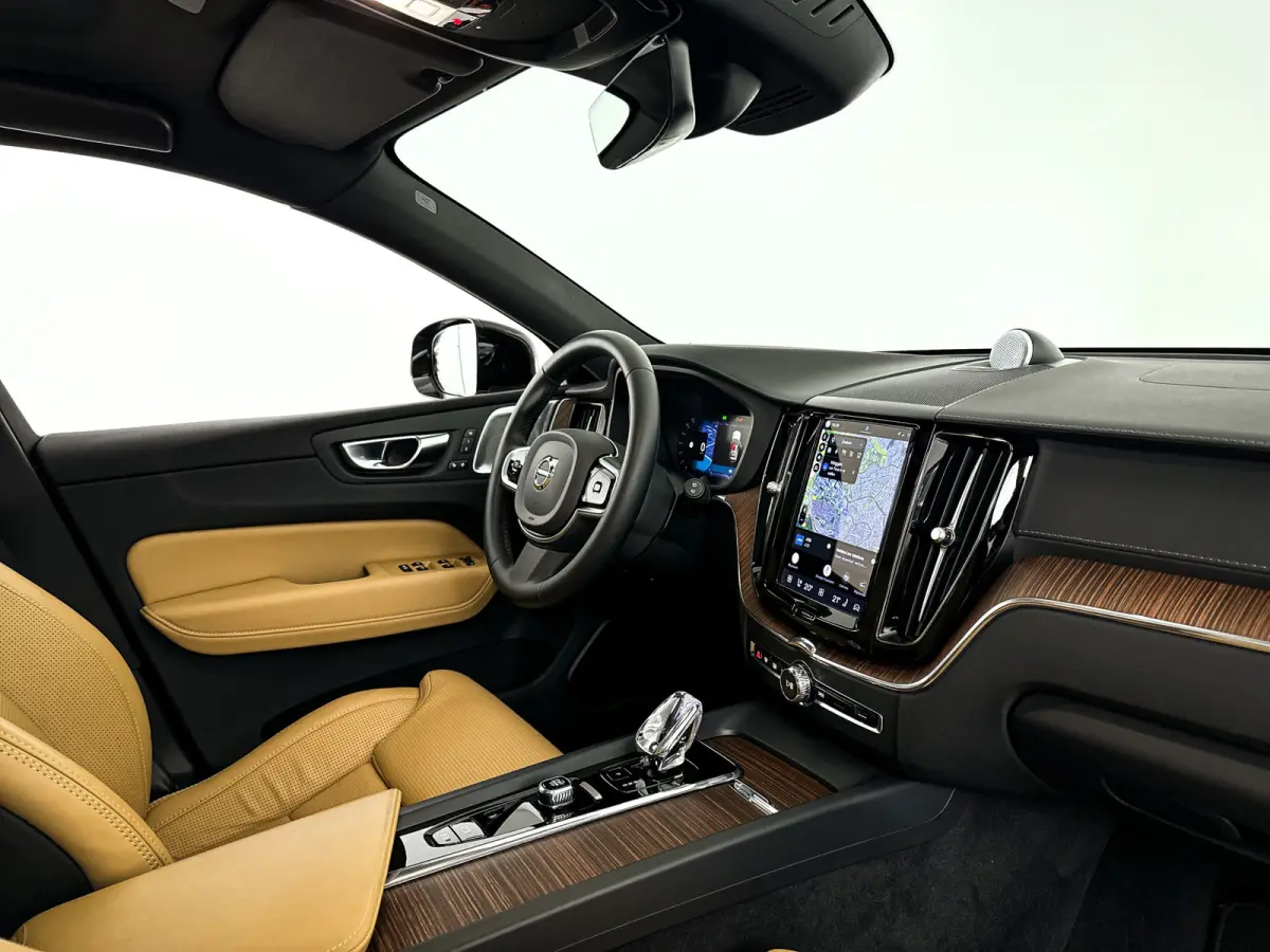T8 Plug-in hybrid AWD R-Design | Panoramadak | 360° camera | Bowers & Wilkins | Luchtvering | Stoelventilatie | Stoel- en stuurverwarming | Trekhaak