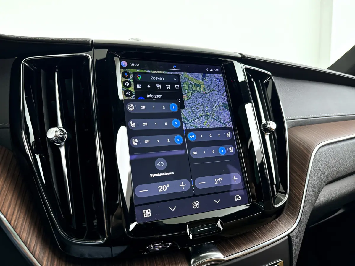T8 Plug-in hybrid AWD R-Design | Panoramadak | 360° camera | Bowers & Wilkins | Luchtvering | Stoelventilatie | Stoel- en stuurverwarming | Trekhaak