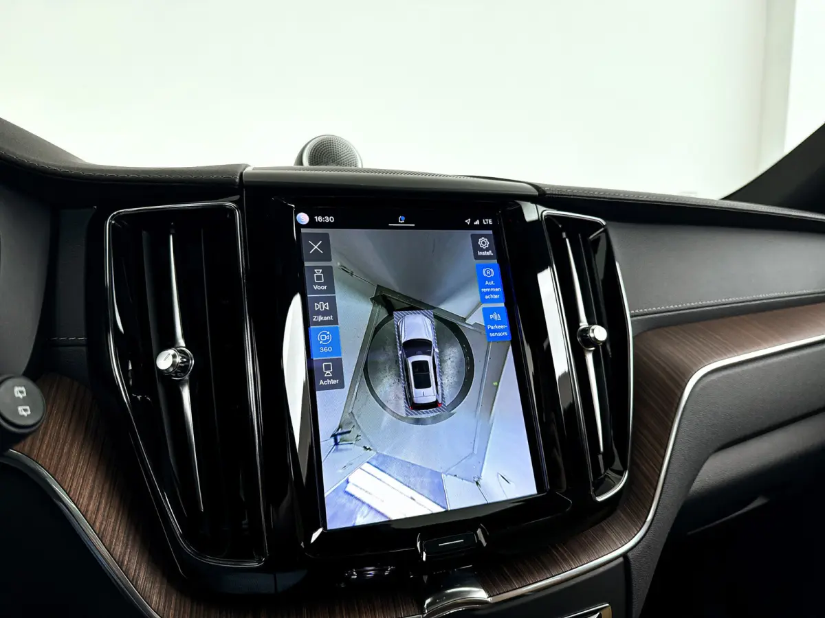 T8 Plug-in hybrid AWD R-Design | Panoramadak | 360° camera | Bowers & Wilkins | Luchtvering | Stoelventilatie | Stoel- en stuurverwarming | Trekhaak