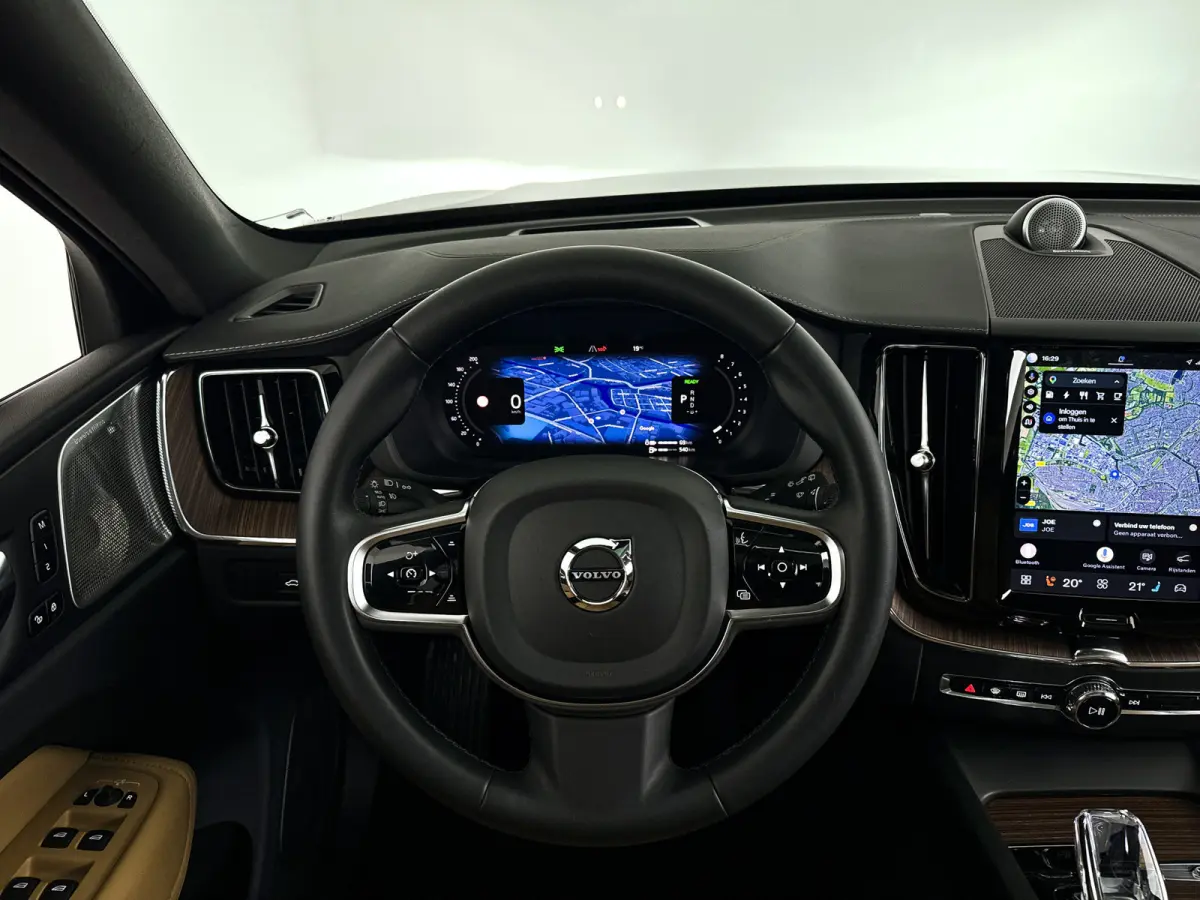 T8 Plug-in hybrid AWD R-Design | Panoramadak | 360° camera | Bowers & Wilkins | Luchtvering | Stoelventilatie | Stoel- en stuurverwarming | Trekhaak