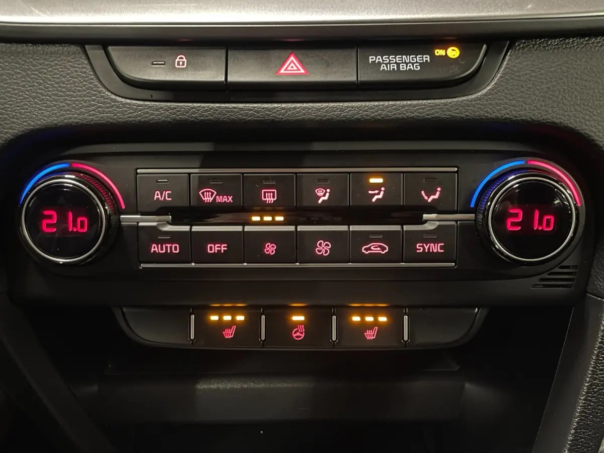 1.5 T-GDi DynamicLine|160 PK|AUTOMAAT|ACC|CARPLAY|ANDROID|STOEL+STUURVERW|CAMERA|CRUISE+CLIMA|1E EIG|INCL.BTW