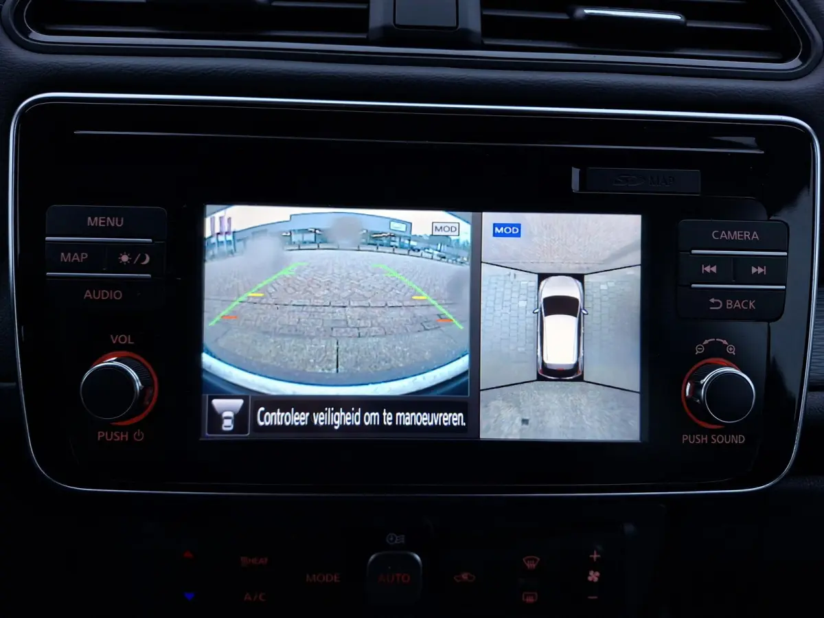N-Connecta 40 kWh Adaptive Cruise/Carplay/SOH 88,3/360camera/Navigatie/Stoelverwarming/Stuurwielverwarming