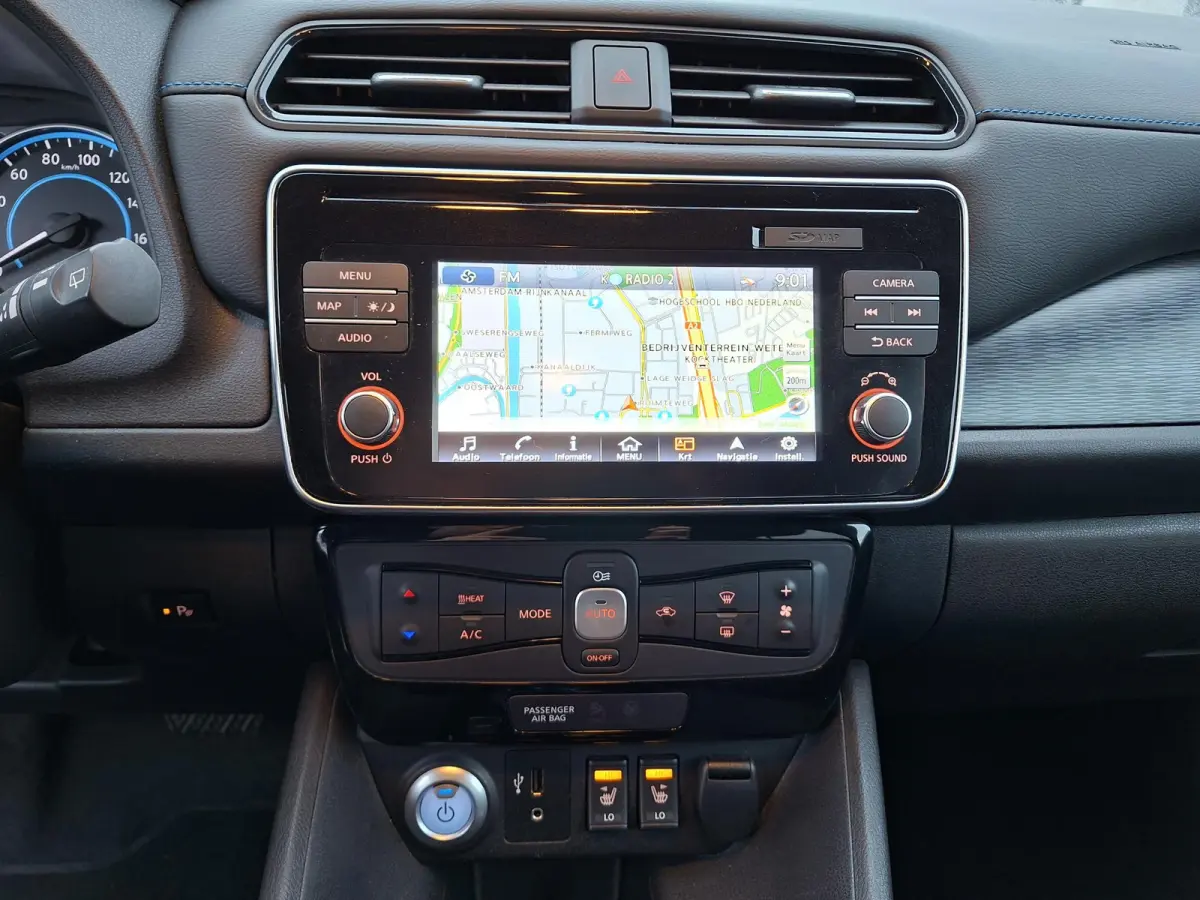 N-Connecta 40 kWh Adaptive Cruise/Carplay/SOH 88,3/360camera/Navigatie/Stoelverwarming/Stuurwielverwarming