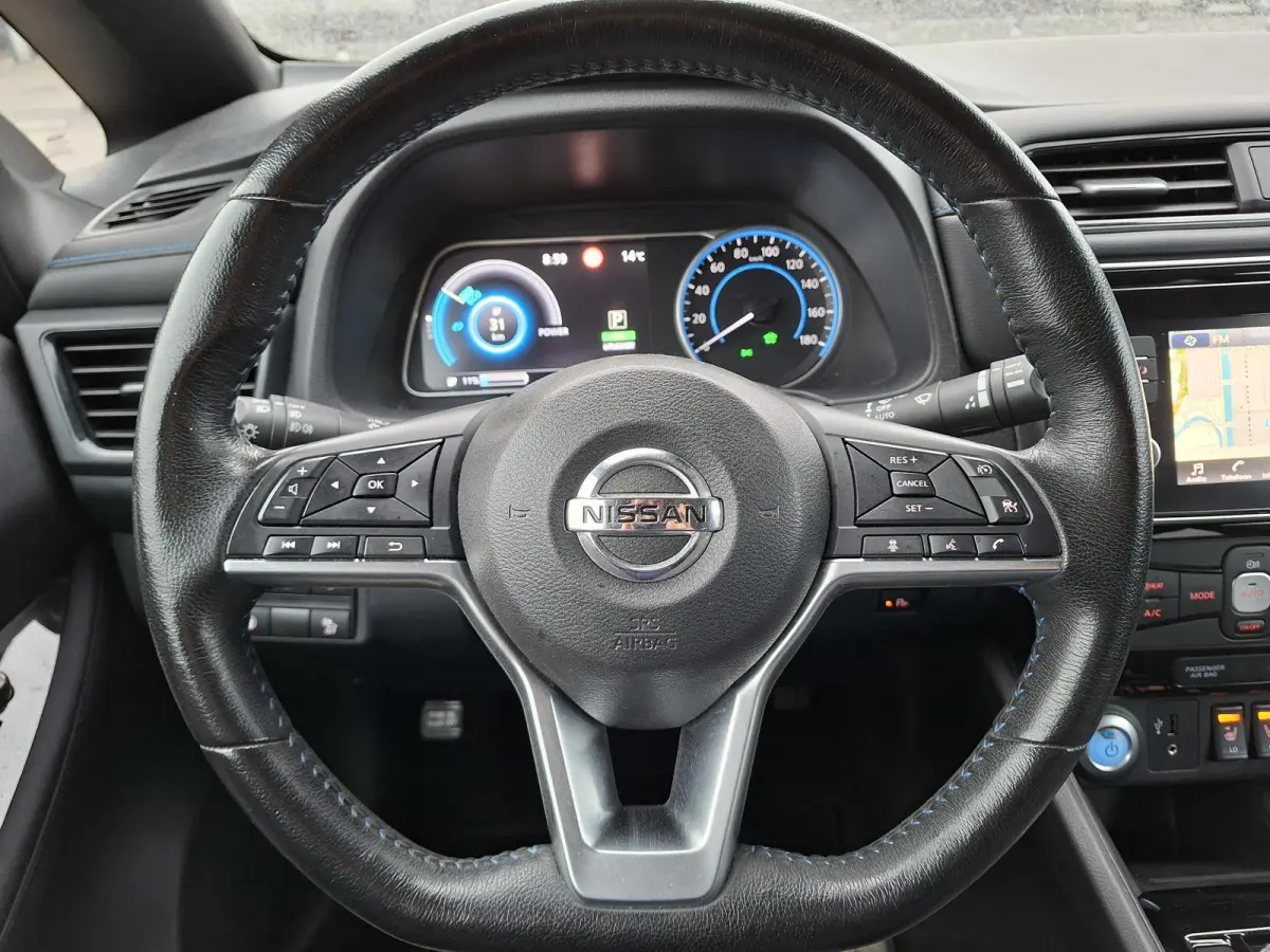 N-Connecta 40 kWh Adaptive Cruise/Carplay/SOH 88,3/360camera/Navigatie/Stoelverwarming/Stuurwielverwarming