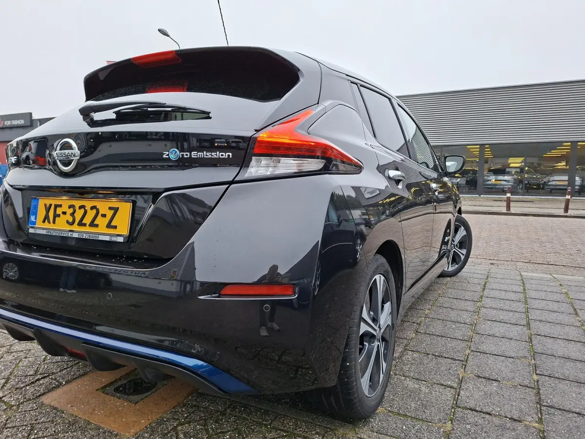 N-Connecta 40 kWh Adaptive Cruise/Carplay/SOH 88,3/360camera/Navigatie/Stoelverwarming/Stuurwielverwarming