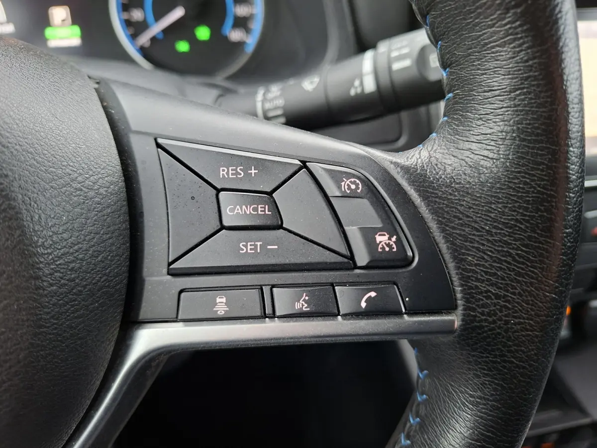 N-Connecta 40 kWh Adaptive Cruise/Carplay/SOH 88,3/360camera/Navigatie/Stoelverwarming/Stuurwielverwarming