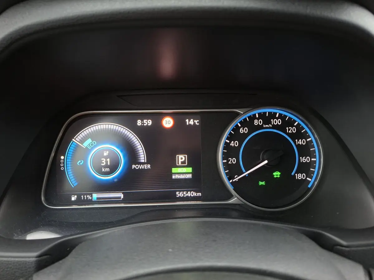 N-Connecta 40 kWh Adaptive Cruise/Carplay/SOH 88,3/360camera/Navigatie/Stoelverwarming/Stuurwielverwarming