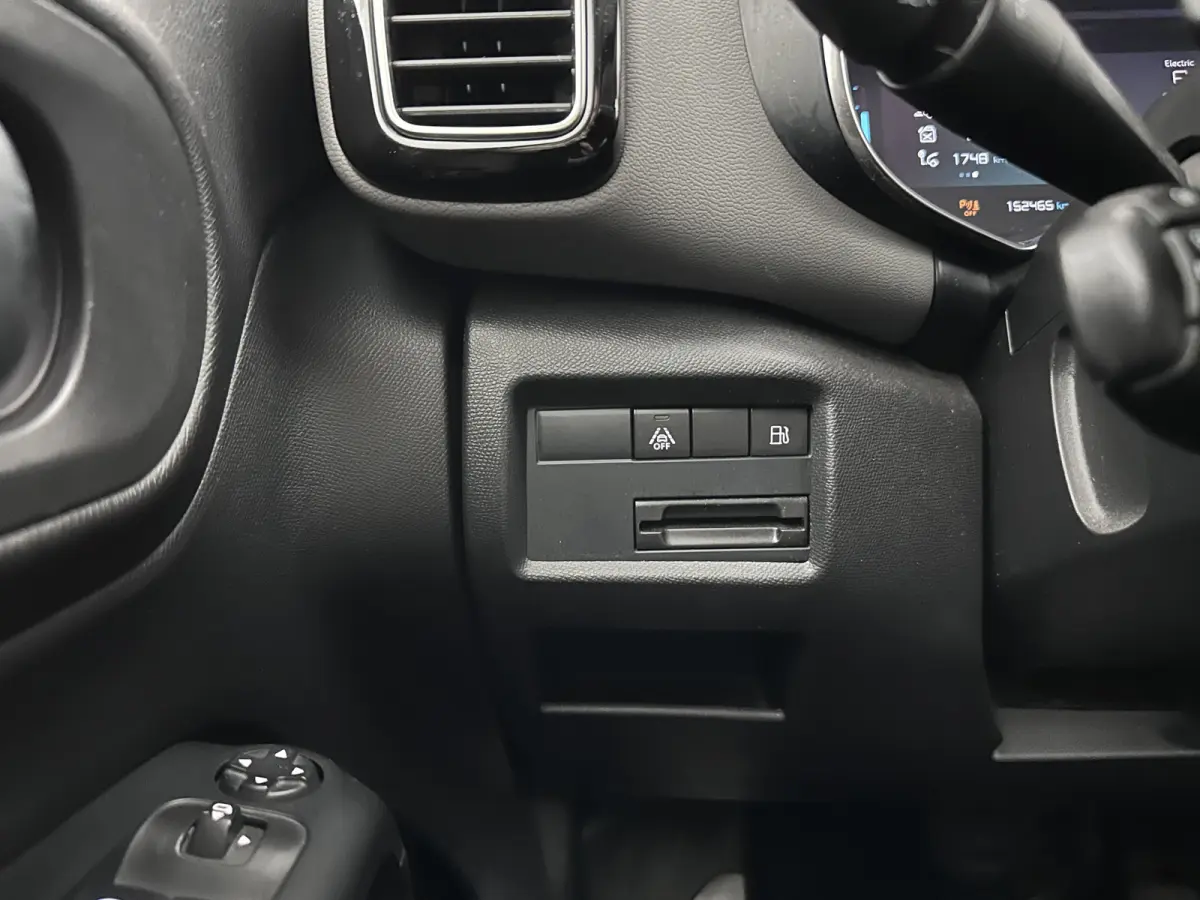 1.6 Plug-in Hybrid 225 Business Plus (Plug-in) Aut. *LEATHER-FABRIC | NAVI-FULLMAP | FULL-LED | KEYLESS | TOPVIEW | ECC | PRIVACY-GLASS | PDC | CRUISE | DAB | DIGI-COCKPIT | CARPLAY |  LANE-