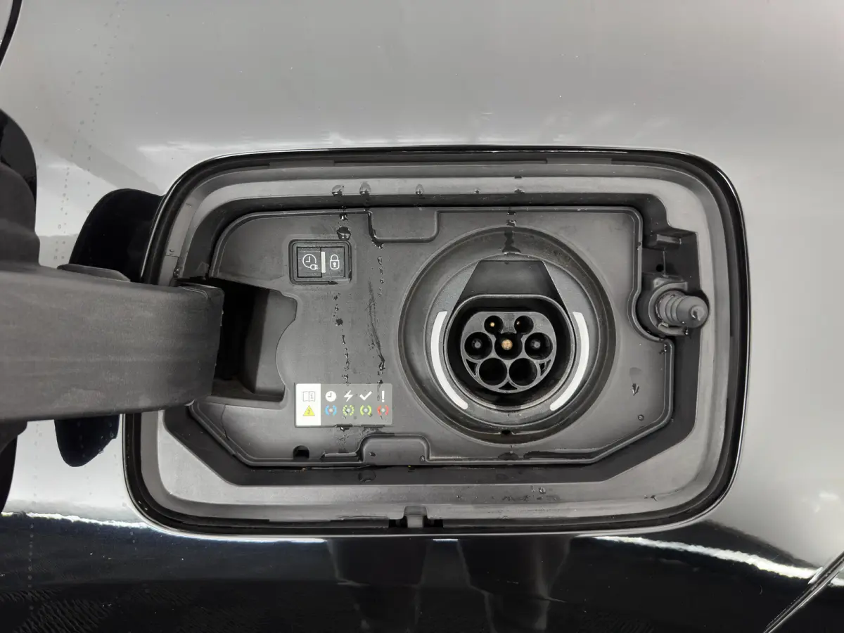 1.6 Plug-in Hybrid 225 Business Plus (Plug-in) Aut. *LEATHER-FABRIC | NAVI-FULLMAP | FULL-LED | KEYLESS | TOPVIEW | ECC | PRIVACY-GLASS | PDC | CRUISE | DAB | DIGI-COCKPIT | CARPLAY |  LANE-