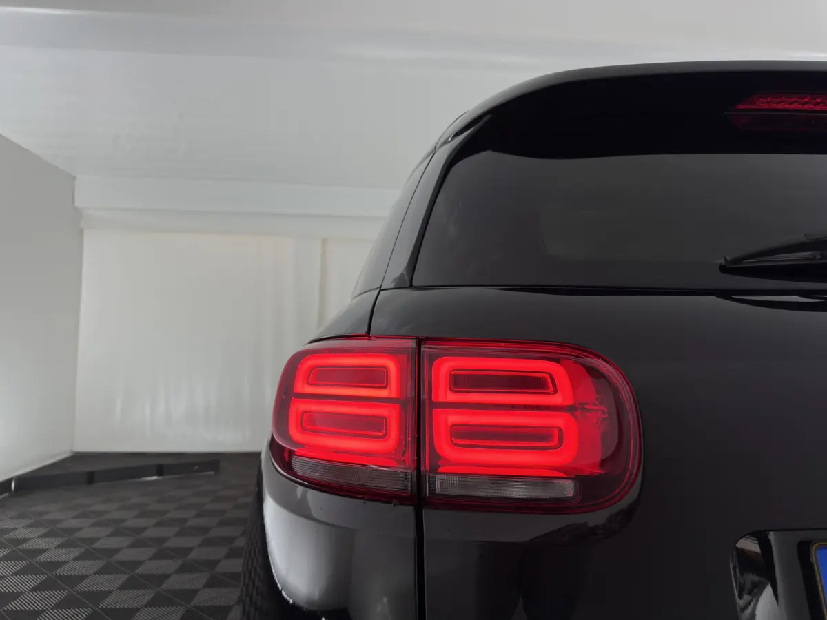 1.6 Plug-in Hybrid 225 Business Plus (Plug-in) Aut. *LEATHER-FABRIC | NAVI-FULLMAP | FULL-LED | KEYLESS | TOPVIEW | ECC | PRIVACY-GLASS | PDC | CRUISE | DAB | DIGI-COCKPIT | CARPLAY |  LANE-