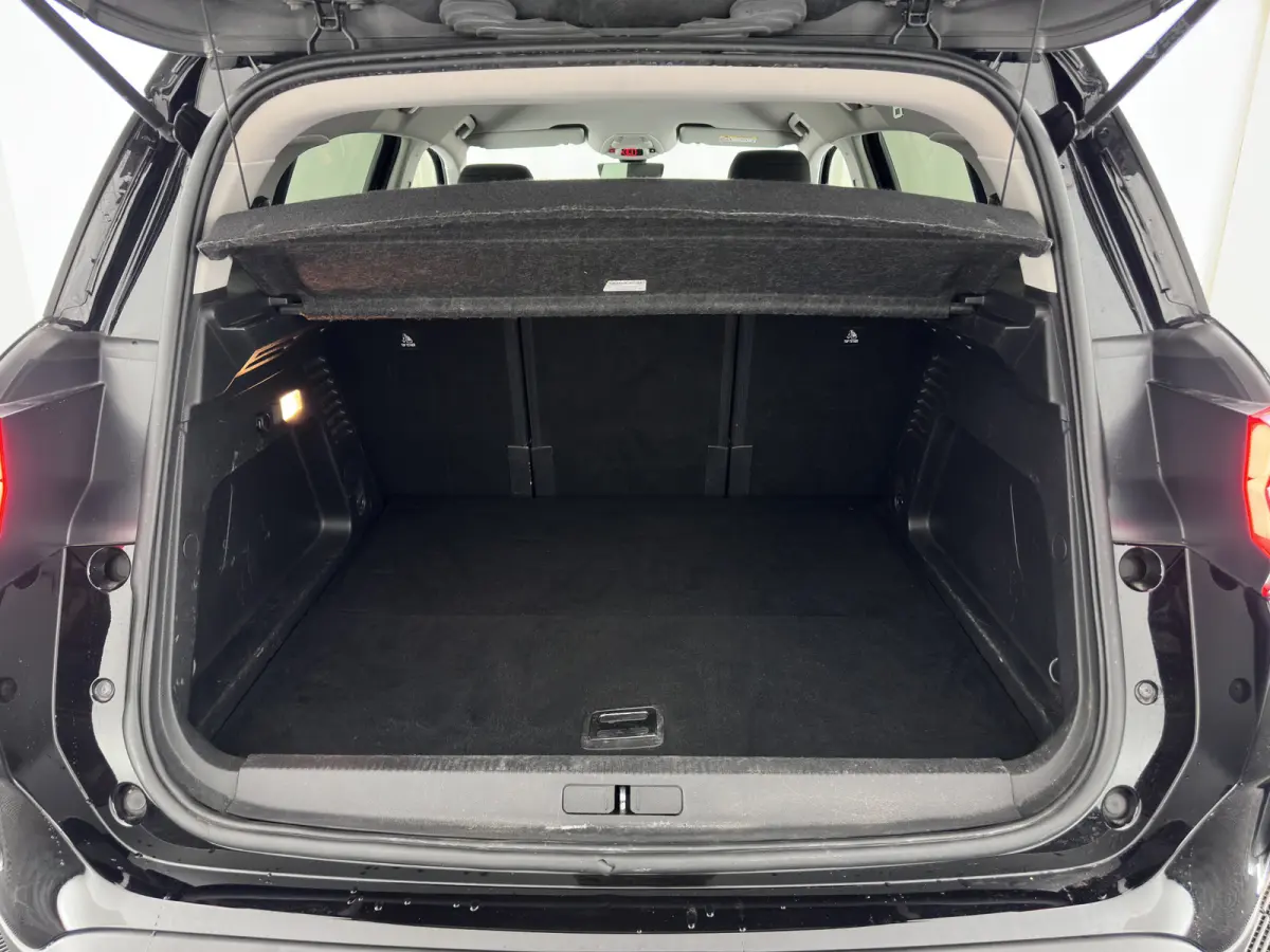 1.6 Plug-in Hybrid 225 Business Plus (Plug-in) Aut. *LEATHER-FABRIC | NAVI-FULLMAP | FULL-LED | KEYLESS | TOPVIEW | ECC | PRIVACY-GLASS | PDC | CRUISE | DAB | DIGI-COCKPIT | CARPLAY |  LANE-