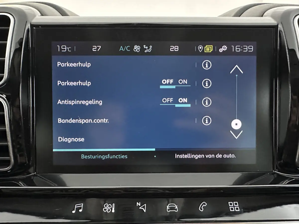 1.6 Plug-in Hybrid 225 Business Plus (Plug-in) Aut. *LEATHER-FABRIC | NAVI-FULLMAP | FULL-LED | KEYLESS | TOPVIEW | ECC | PRIVACY-GLASS | PDC | CRUISE | DAB | DIGI-COCKPIT | CARPLAY |  LANE-