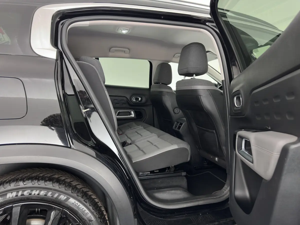 1.6 Plug-in Hybrid 225 Business Plus (Plug-in) Aut. *LEATHER-FABRIC | NAVI-FULLMAP | FULL-LED | KEYLESS | TOPVIEW | ECC | PRIVACY-GLASS | PDC | CRUISE | DAB | DIGI-COCKPIT | CARPLAY |  LANE-