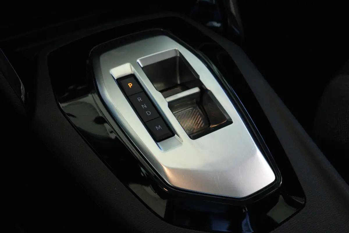 Hybrid 110 e-DCS6 Active | Cruise Control | Carplay | LED | Airco | Parkeersensoren | Eleklektrische Ramen