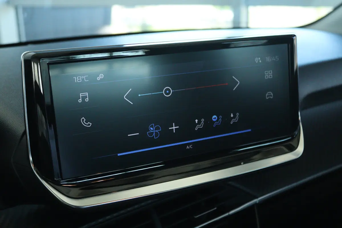 Hybrid 110 e-DCS6 Active | Cruise Control | Carplay | LED | Airco | Parkeersensoren | Eleklektrische Ramen
