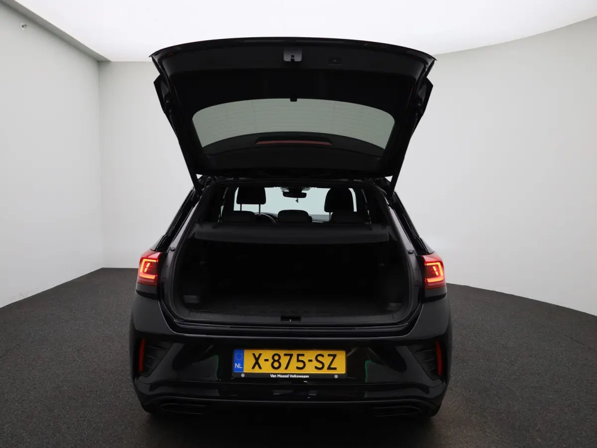 1.5 TSI R-Line Business | 150 PK | Automaat | Black Style | Keyless | Stoelverwarming | Digital Cockpit PRO | Navigatie | Carplay / Android Auto | Parkeercamera |