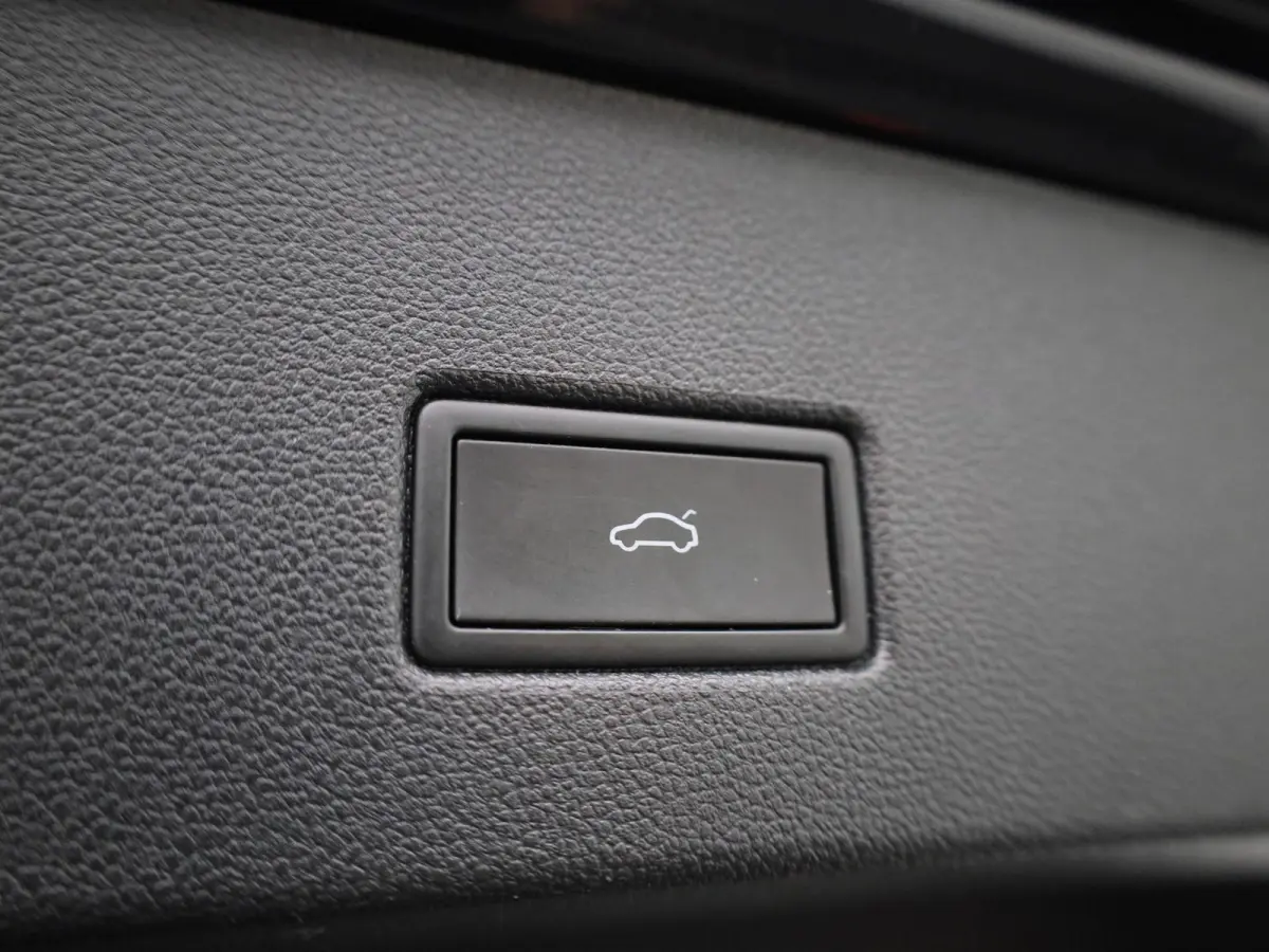 1.5 TSI R-Line Business | 150 PK | Automaat | Black Style | Keyless | Stoelverwarming | Digital Cockpit PRO | Navigatie | Carplay / Android Auto | Parkeercamera |