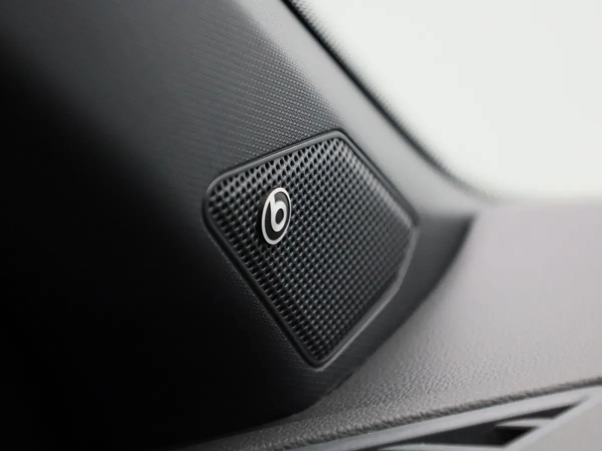 1.5 TSI R-Line Business | 150 PK | Automaat | Black Style | Keyless | Stoelverwarming | Digital Cockpit PRO | Navigatie | Carplay / Android Auto | Parkeercamera |