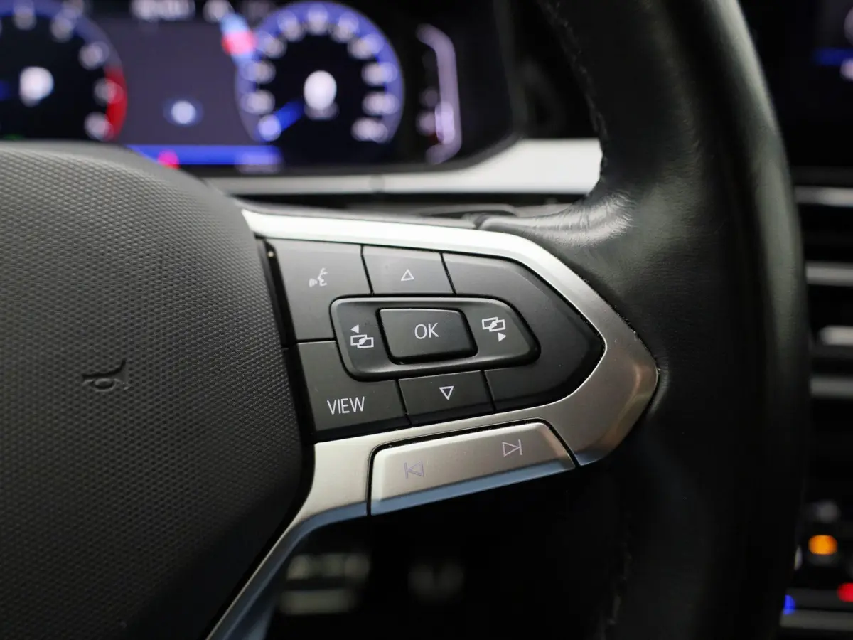1.5 TSI R-Line Business | 150 PK | Automaat | Black Style | Keyless | Stoelverwarming | Digital Cockpit PRO | Navigatie | Carplay / Android Auto | Parkeercamera |