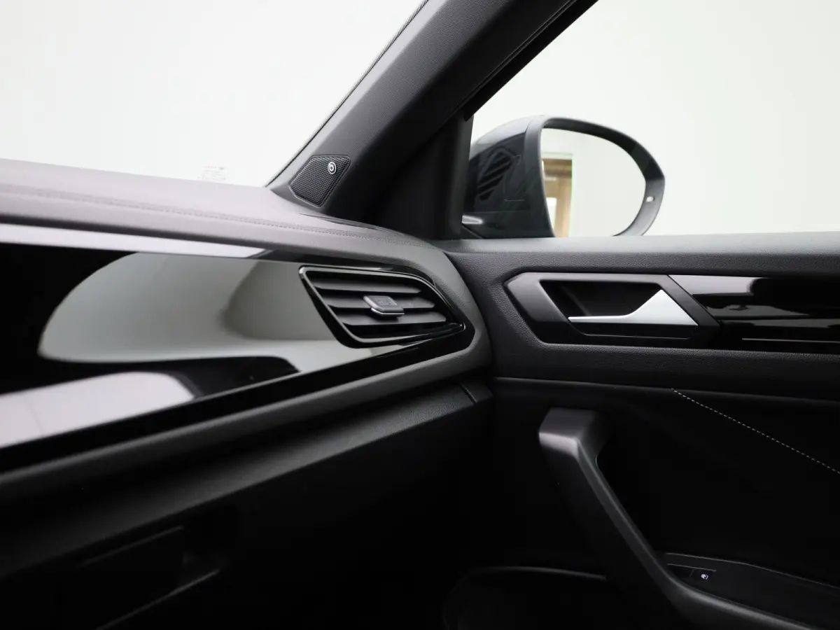 1.5 TSI R-Line Business | 150 PK | Automaat | Black Style | Keyless | Stoelverwarming | Digital Cockpit PRO | Navigatie | Carplay / Android Auto | Parkeercamera |