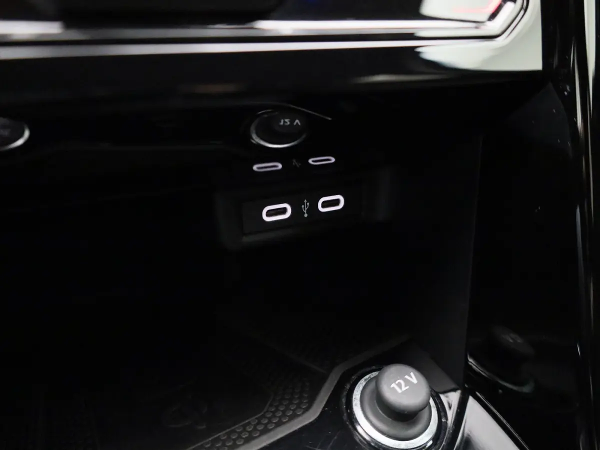 1.5 TSI R-Line Business | 150 PK | Automaat | Black Style | Keyless | Stoelverwarming | Digital Cockpit PRO | Navigatie | Carplay / Android Auto | Parkeercamera |