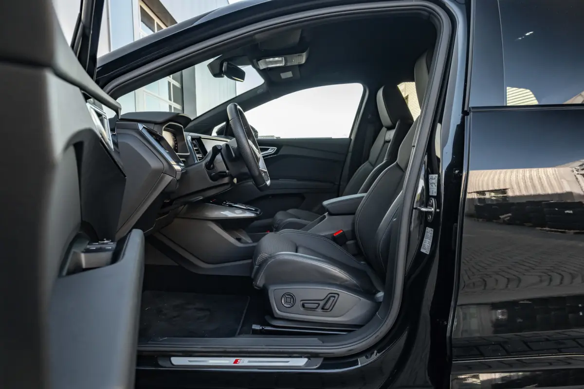 45 S Edition 82 kWh 285 PK | Achteruitrijcamera | Head-up | Elektrische stoelen | Privacy glas