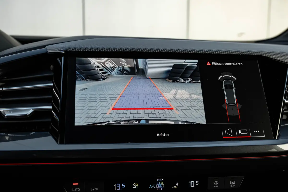 45 S Edition 82 kWh 285 PK | Achteruitrijcamera | Head-up | Elektrische stoelen | Privacy glas