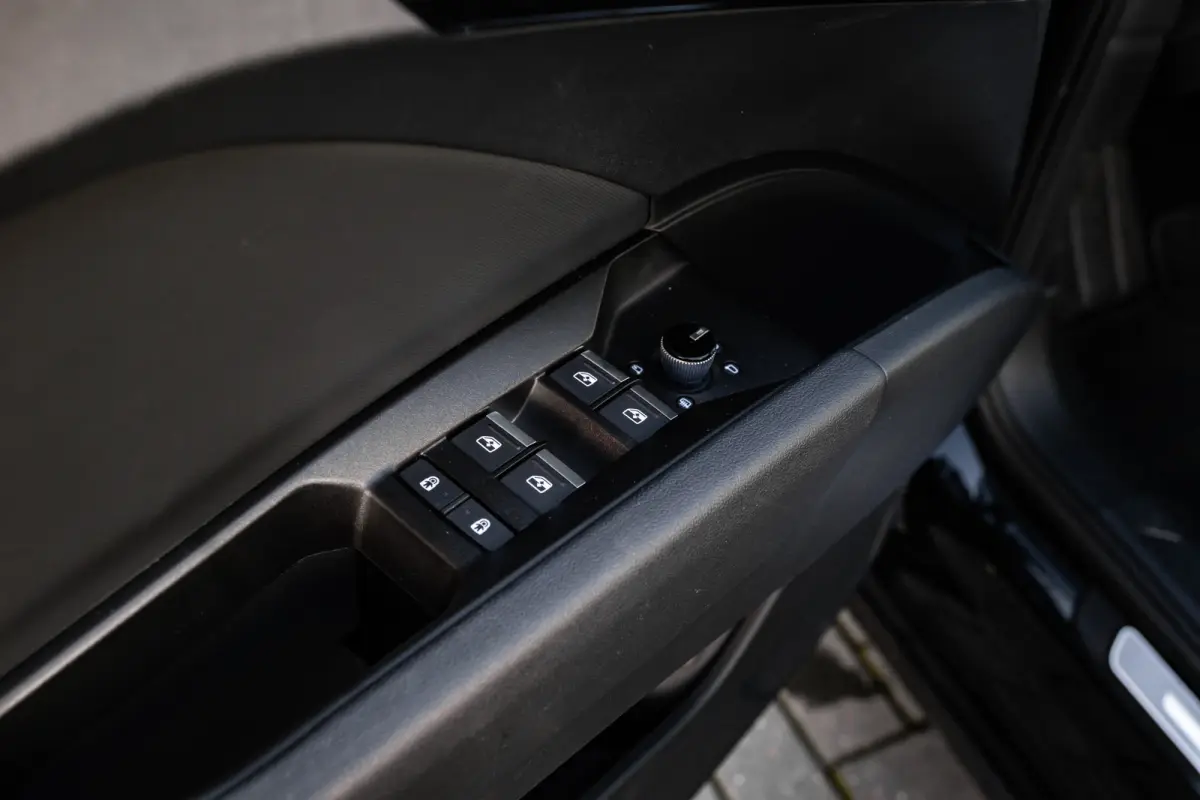 45 S Edition 82 kWh 285 PK | Achteruitrijcamera | Head-up | Elektrische stoelen | Privacy glas