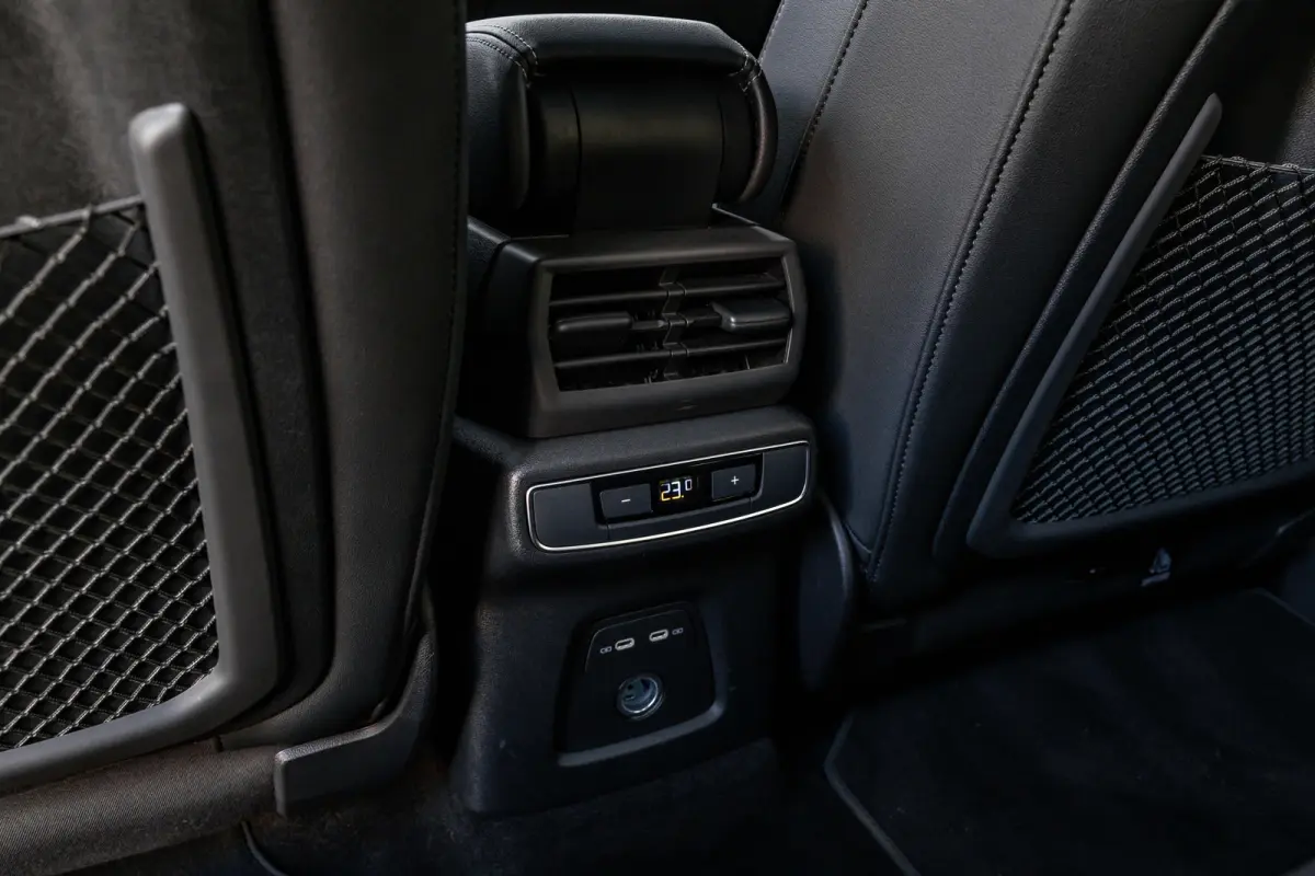 45 S Edition 82 kWh 285 PK | Achteruitrijcamera | Head-up | Elektrische stoelen | Privacy glas