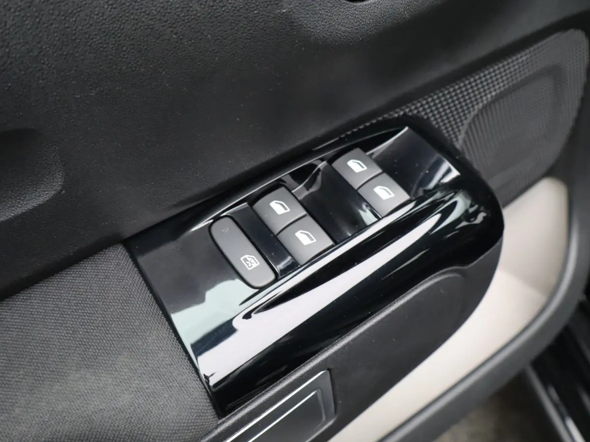 1.2 PureTech S&S Shine | Carplay | Camera | Clima | Cruise | Parkeersensoren |