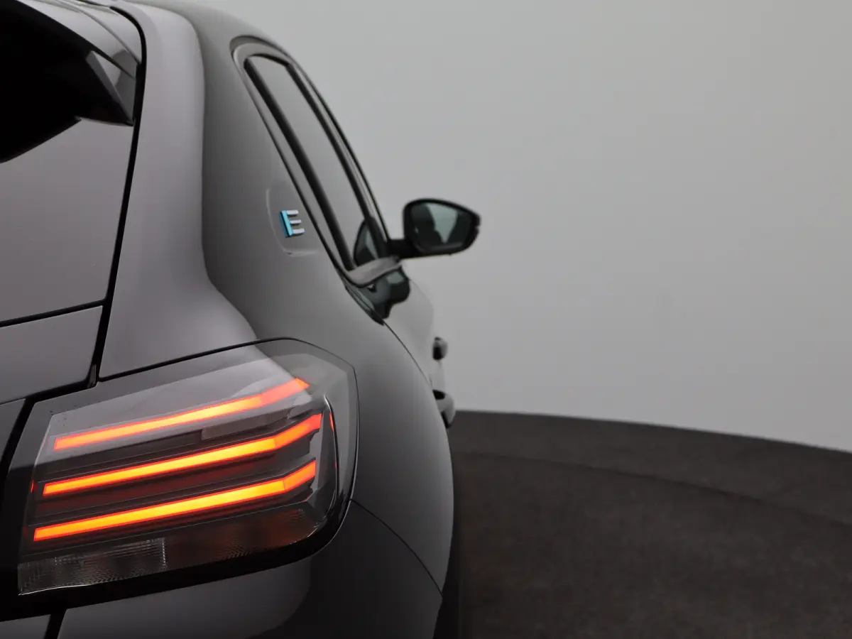EV Allure 51 kWh | SOH 96% | Carplay | Adaptieve cruise | Stoelverwarming | Keyless | PDC V+A |
