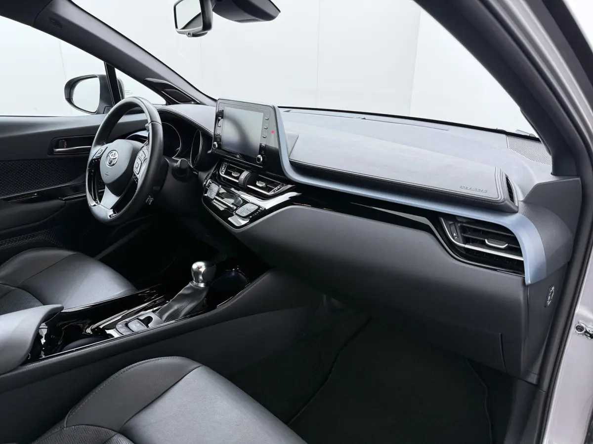 1.8 Hybrid Style Luxury | Trekhaak | JBL Audio | CarPlay | Adaptieve Cruise |