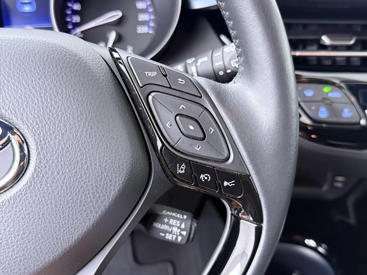 1.8 Hybrid Style Luxury | Trekhaak | JBL Audio | CarPlay | Adaptieve Cruise |